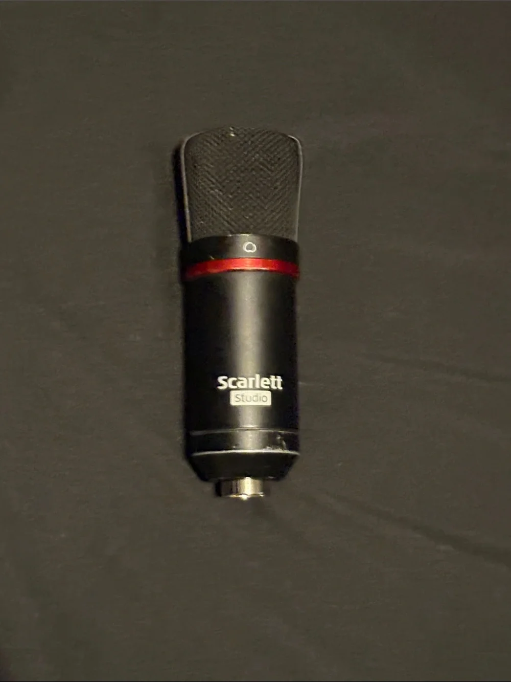 Scarlett Black Microphone with Red Trim Large-Diaphragm Condenser